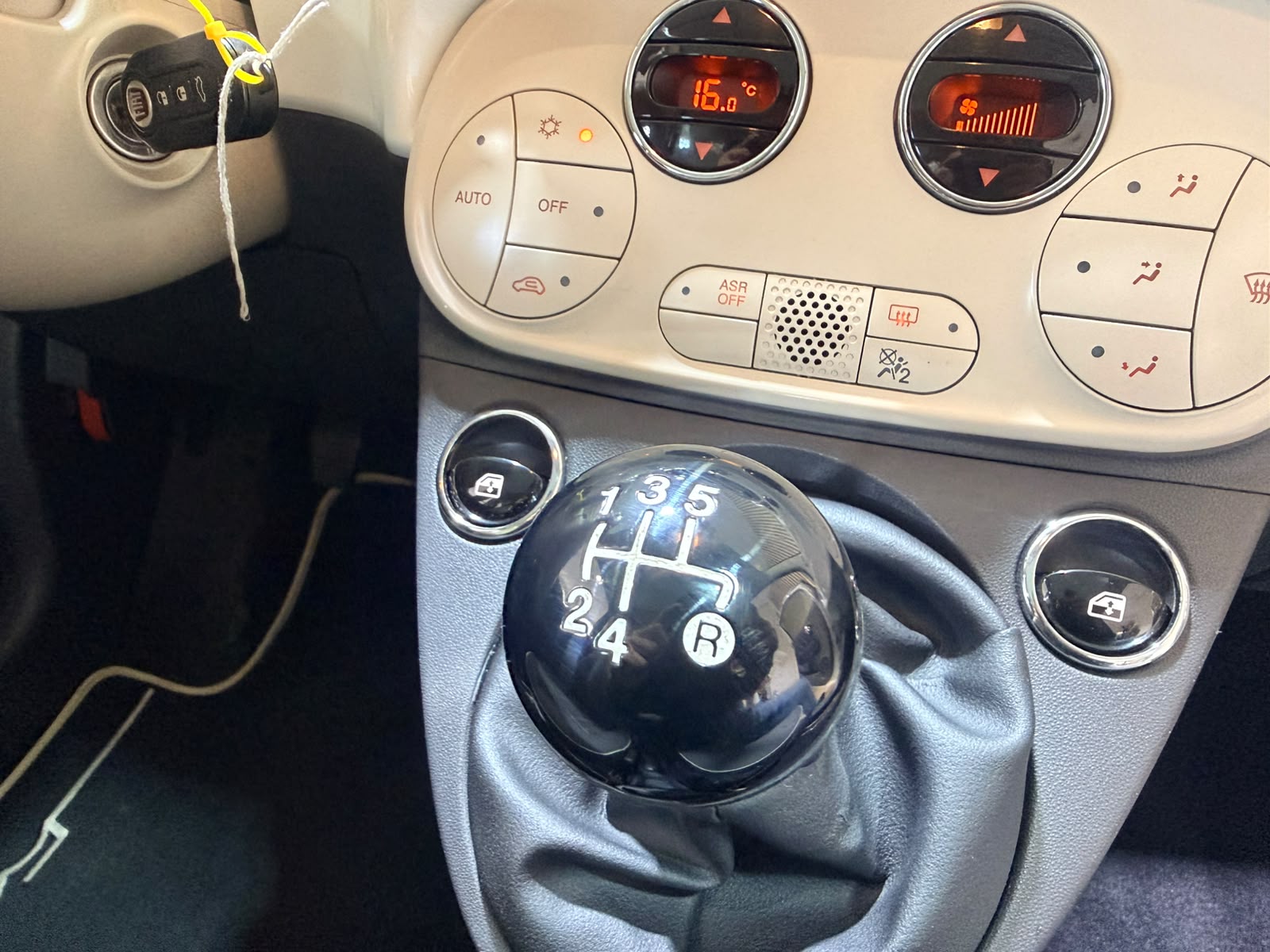 FIAT 500 1.2 8v Aniversario - Image 18
