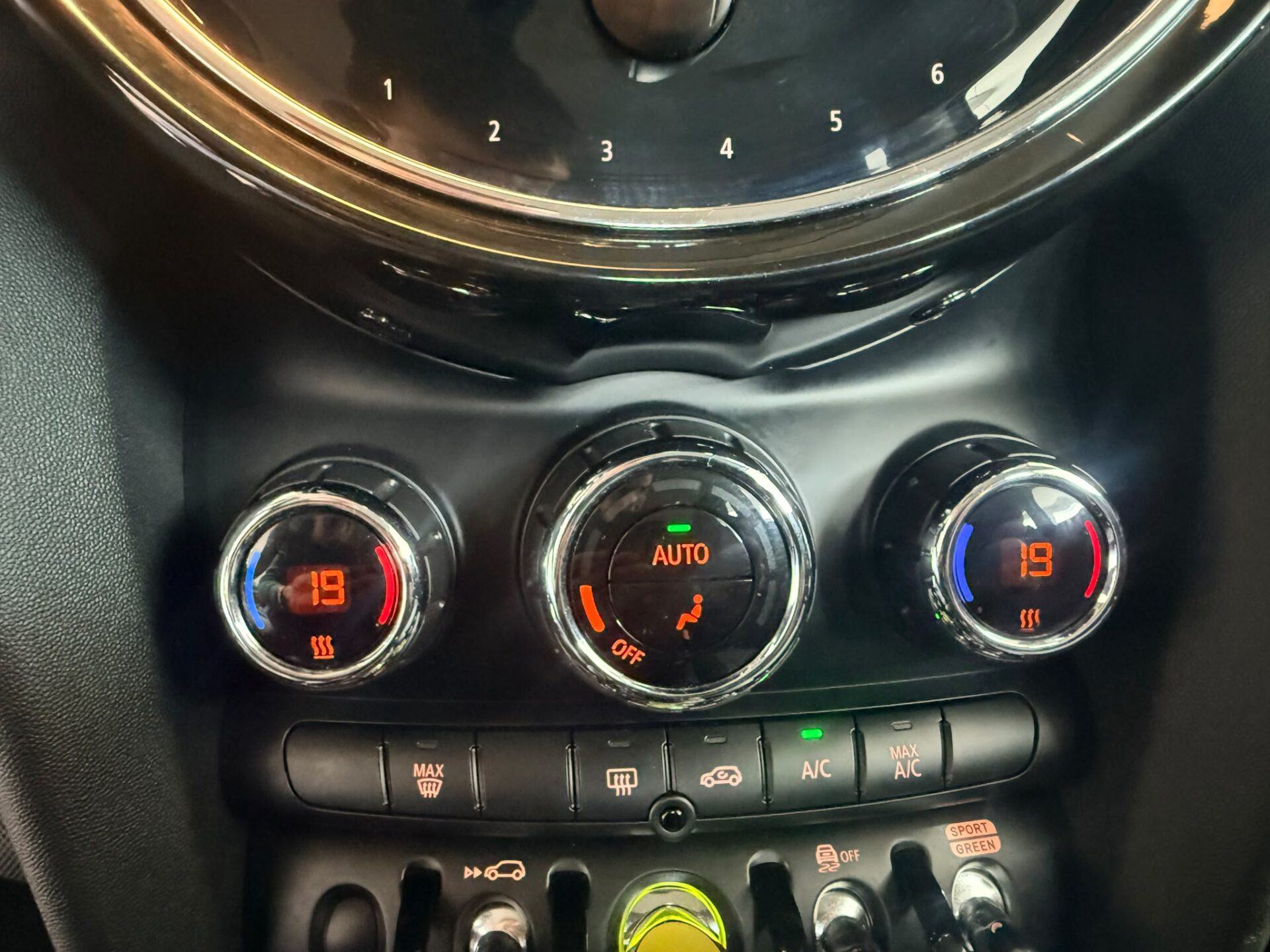 MINI COOPER SE ESSENTIAL TRIM 100% ELECTRICO - Image 13