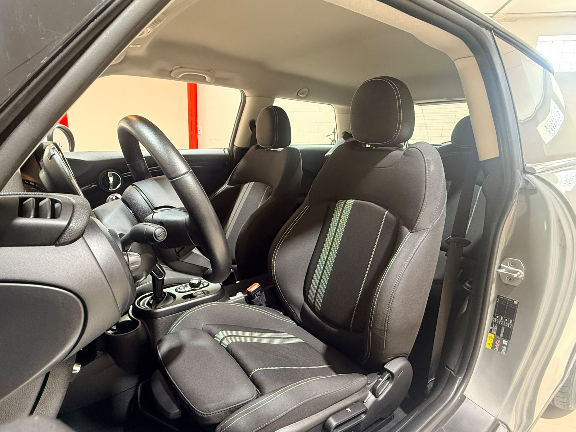 MINI COOPER SE ESSENTIAL TRIM 100% ELECTRICO - Image 10