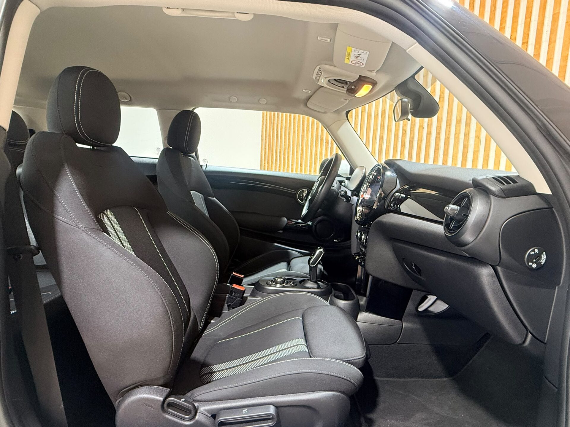 MINI COOPER SE ESSENTIAL TRIM 100% ELECTRICO - Image 9