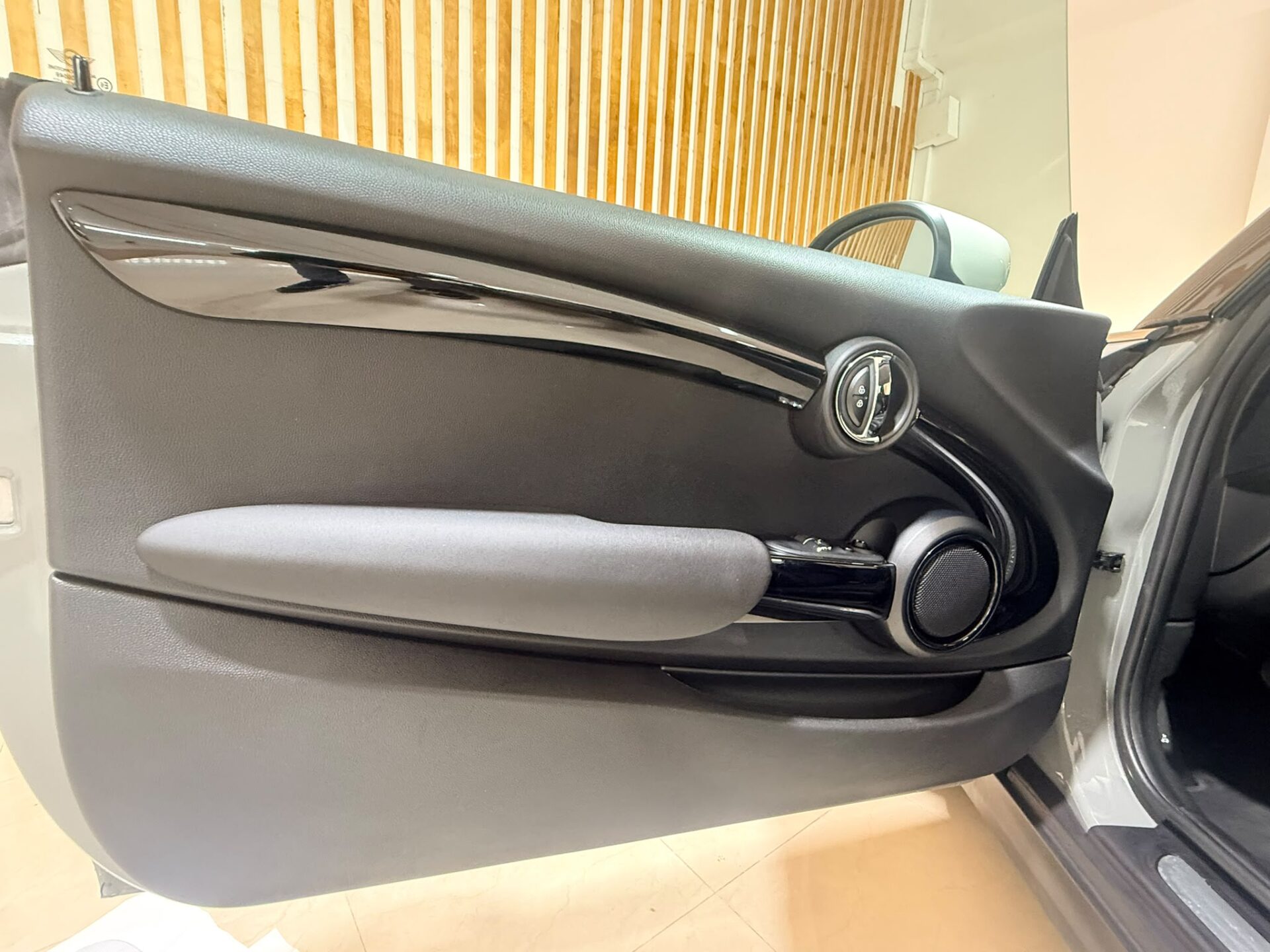 MINI COOPER SE ESSENTIAL TRIM 100% ELECTRICO - Image 14