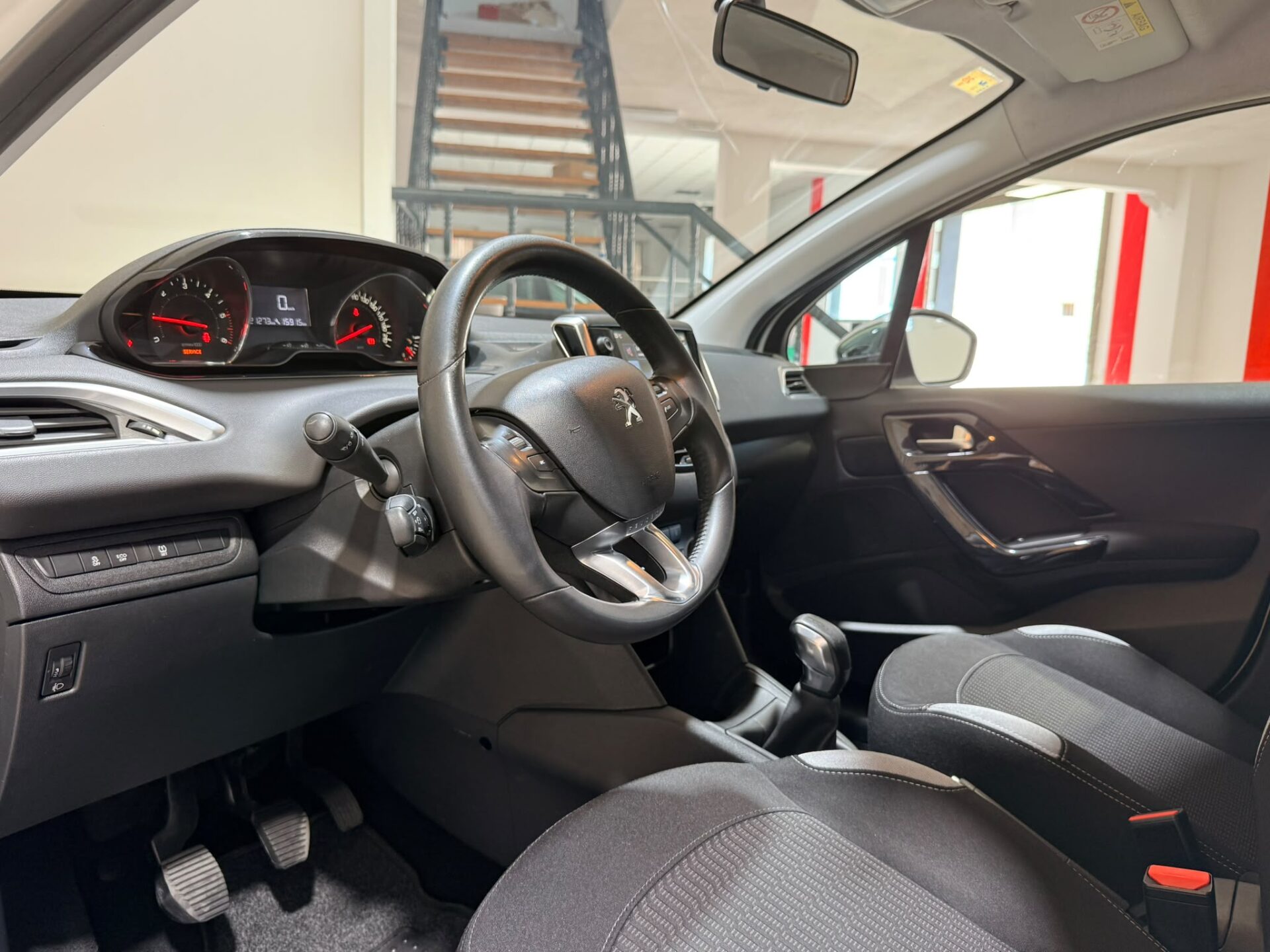 PEUGEOT 208 1.6 HDI 92 CV - Image 2