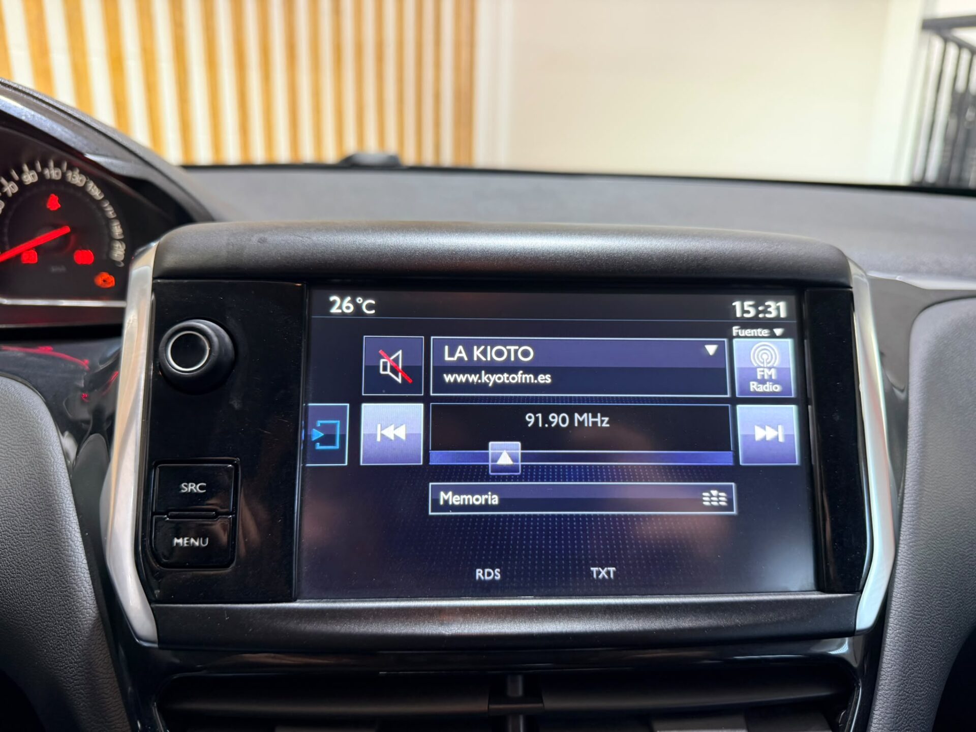 PEUGEOT 208 1.6 HDI 92 CV - Image 13