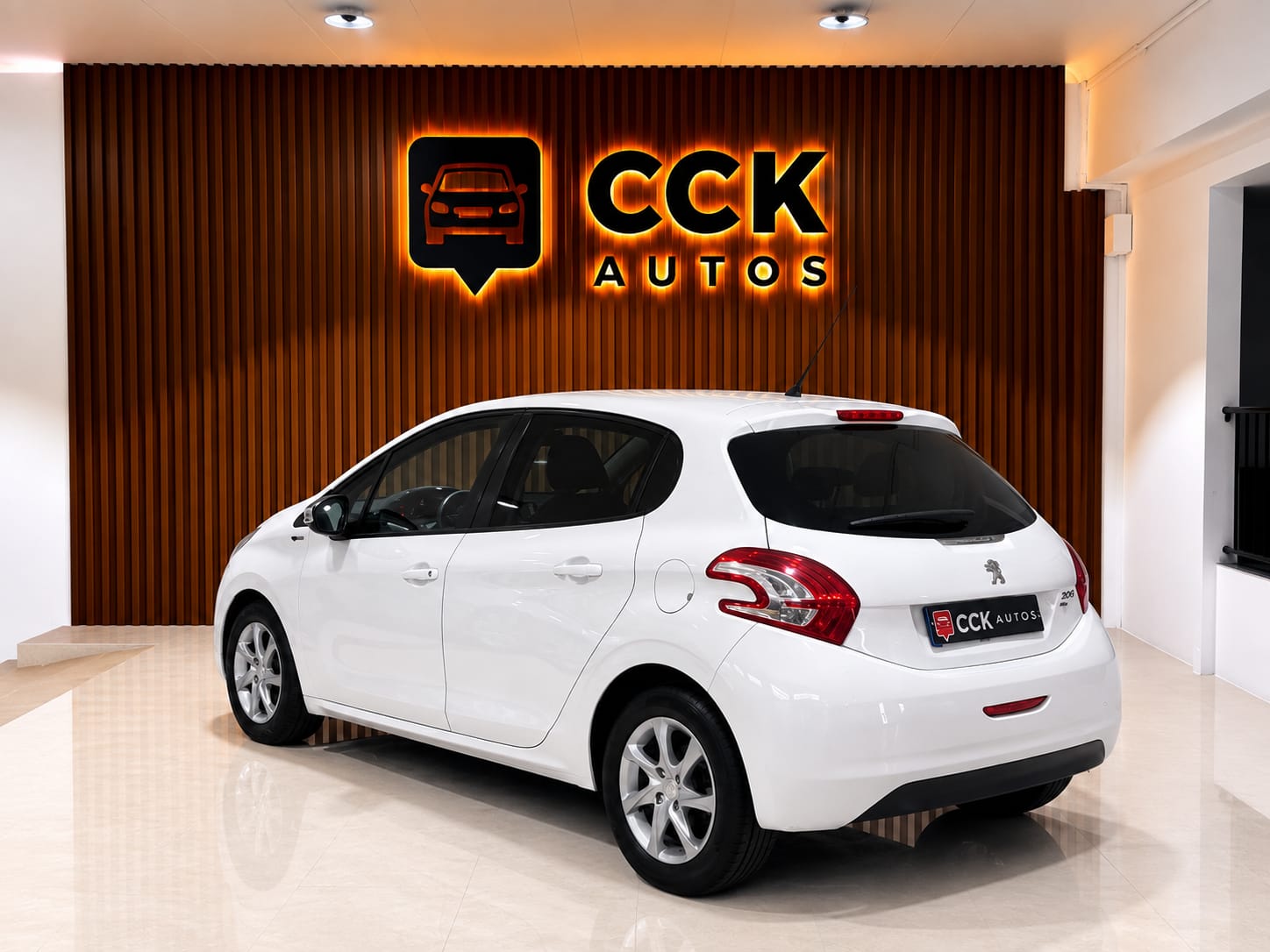 PEUGEOT 208 1.6 HDI 92 CV - Image 20